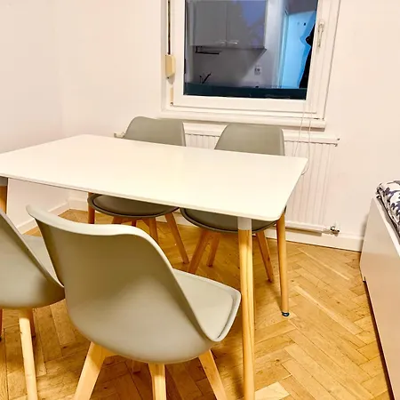 Cosy Near Metro U1 Gerasdorf bei Wien